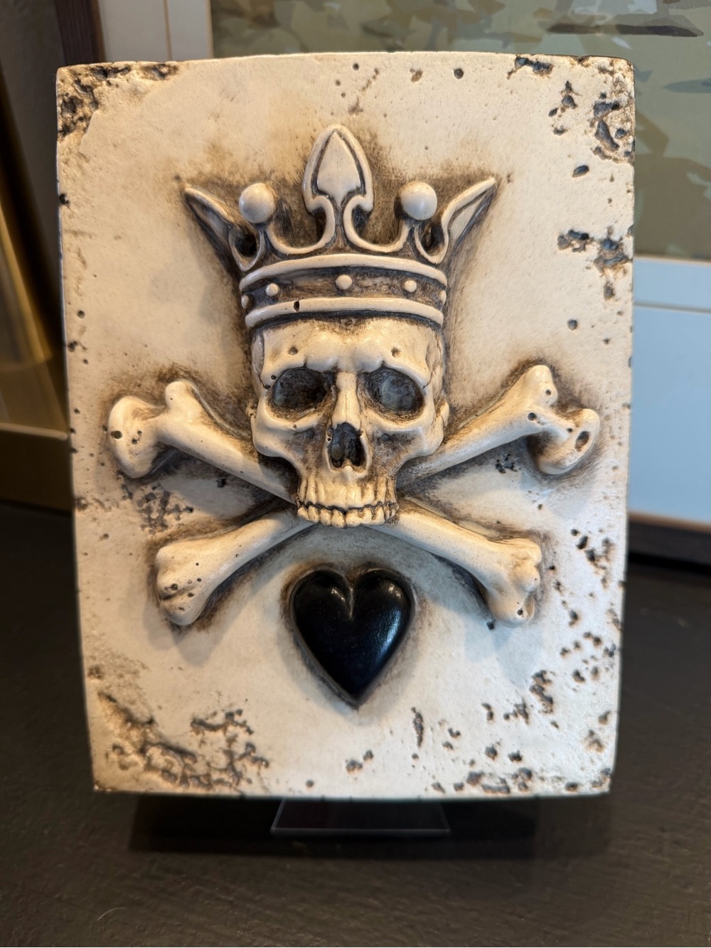 Retired sid Dickens Ivory Skull & Crossbones Wall Plaque with Black Heart